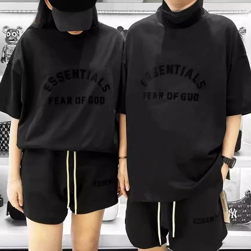 Shorts and short sleeves 3