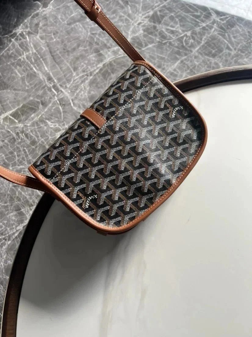 Classic small square shoulder bag 5