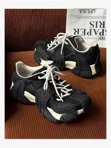 Maison Margiela Tabi Split-Toe Chunky Sneakers Black / White - 9