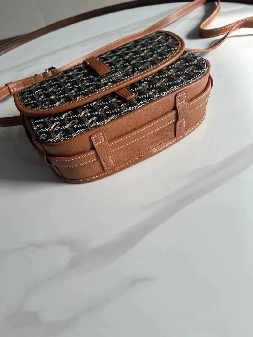Classic small square shoulder bag 4