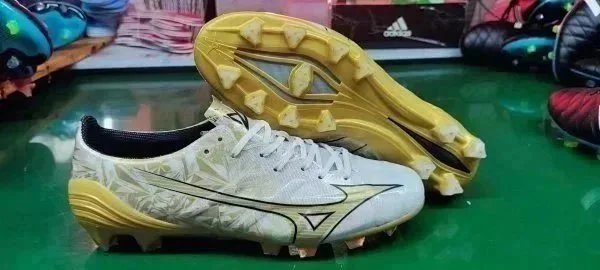 Mizuno Mizuno Morelia Neo III Gold & White Football Boots White