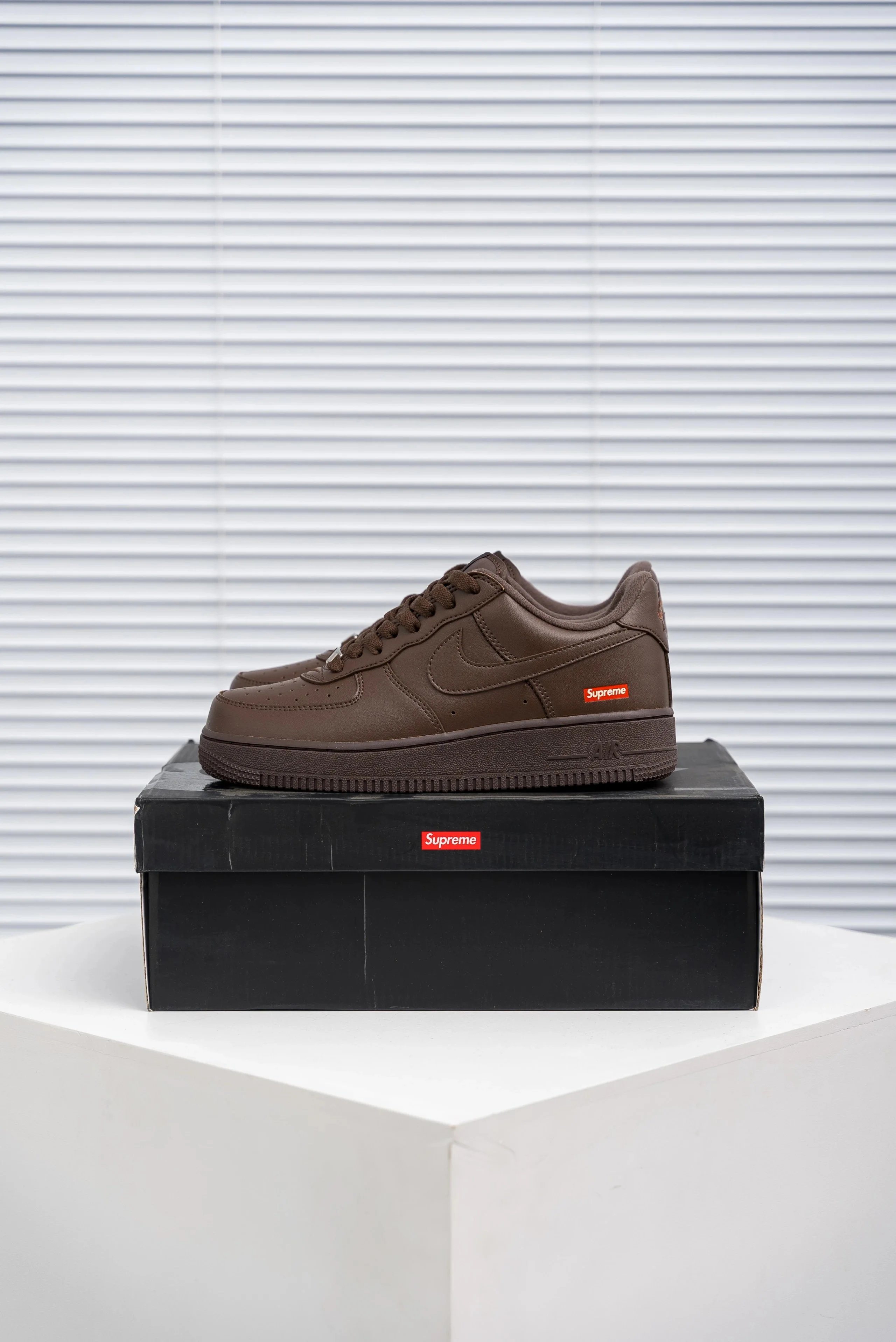 CU9225 200 Dark Brown sup