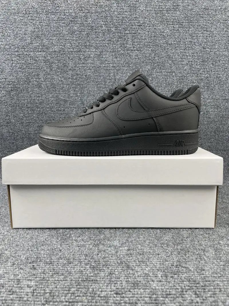 DD8959 001 Black