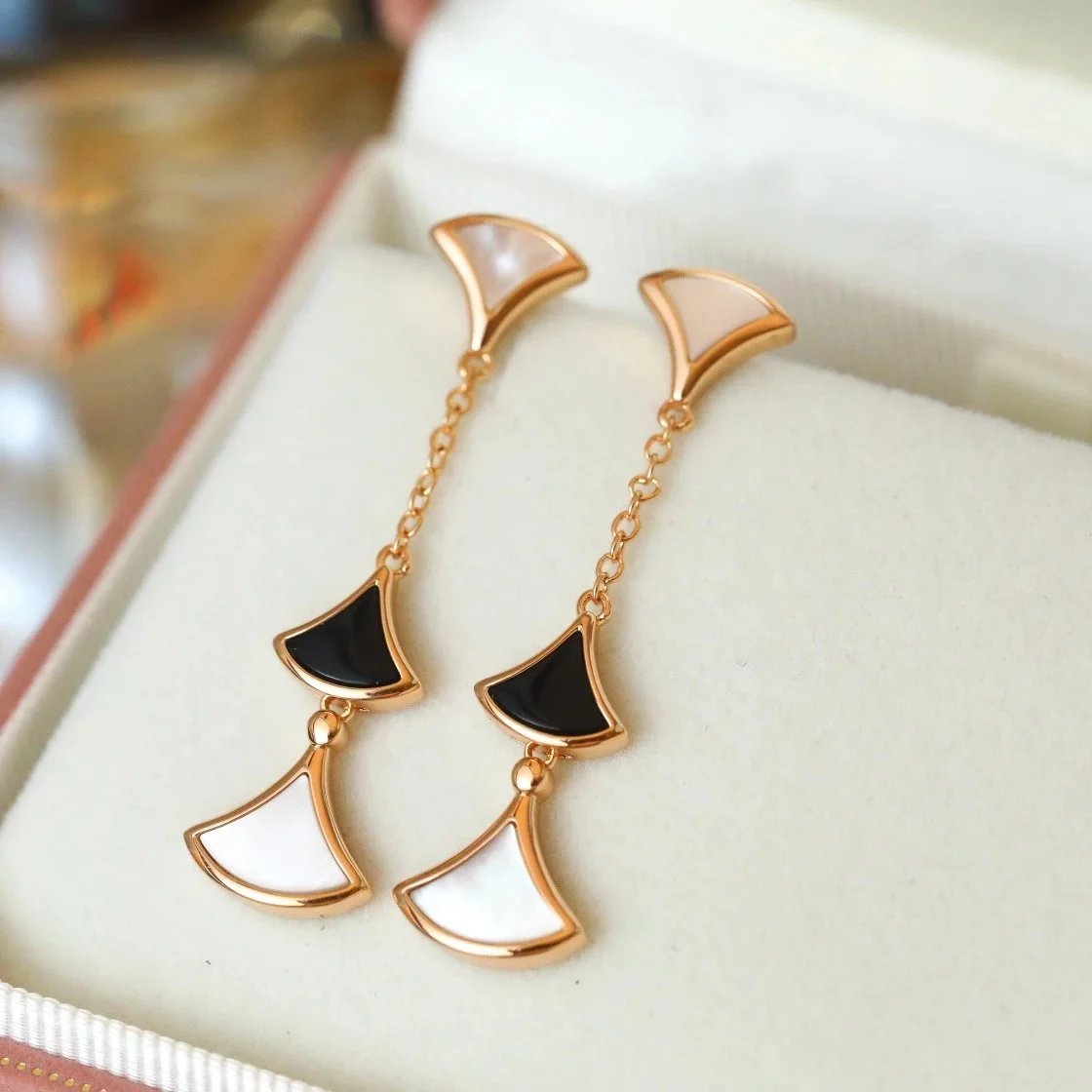 Premium Fashion Earrings - 006563