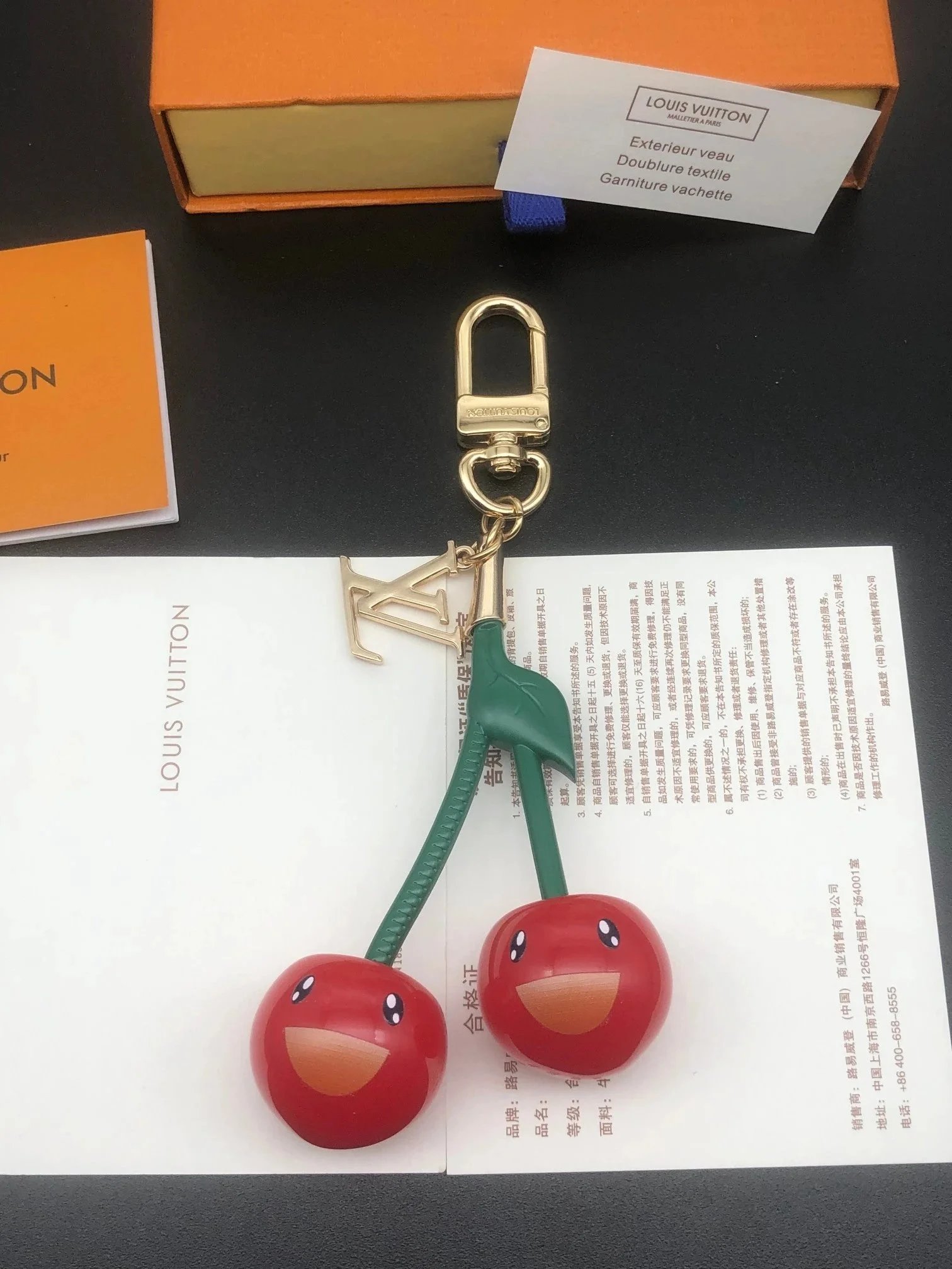 Louis Vuitton Streetwear Fashion Keychain - 006506