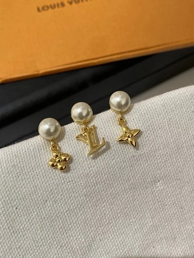 Louis Vuitton Pearl Drop Earrings [1 style]