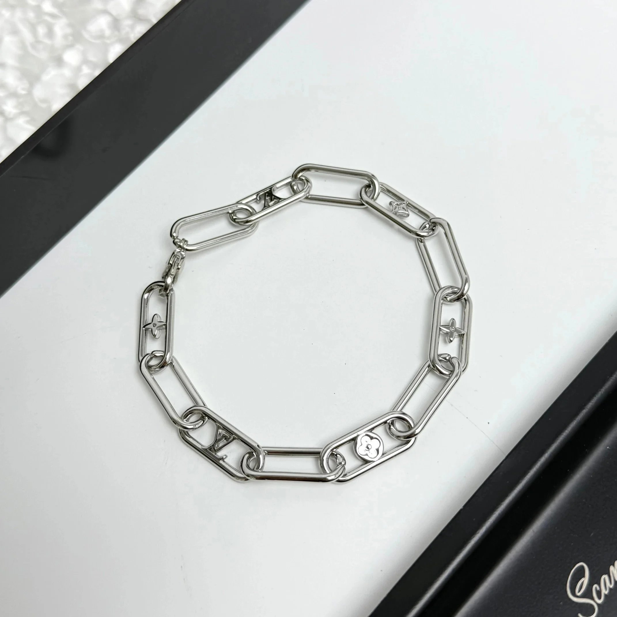 Cross Minimal Fashion Bracelet - 006555