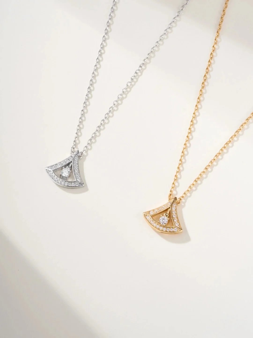 BVLGARI Divas' Dream Openwork Diamond Pendant Necklace Collection - 007562