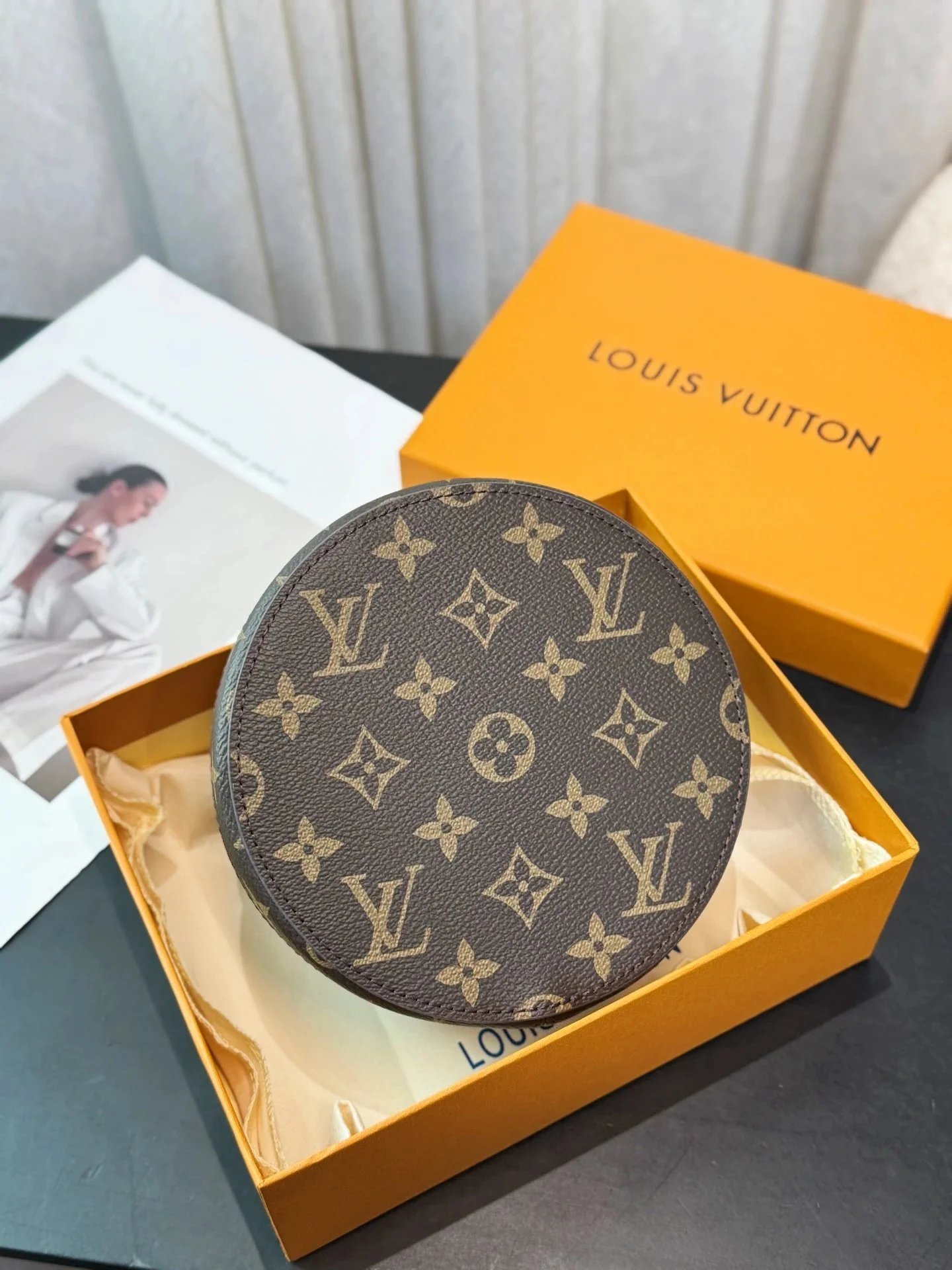 Louis Vuitton Minimal Shoulder Bag - 006608