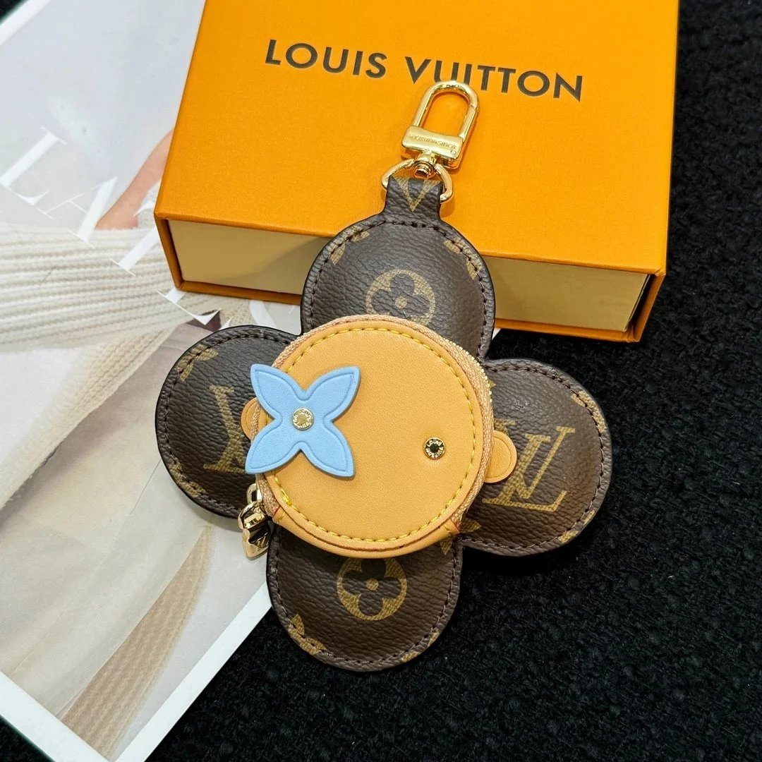 Louis Vuitton Streetwear Shoulder Bag - 006469