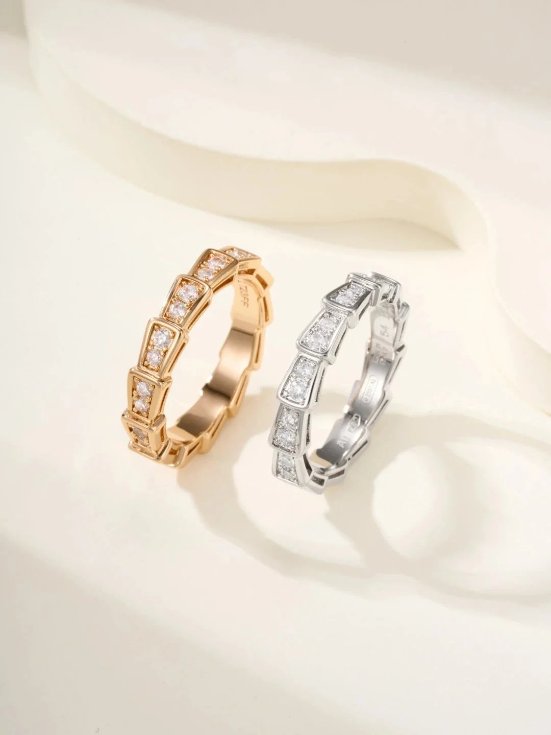 Round Fashion Ring - 006679