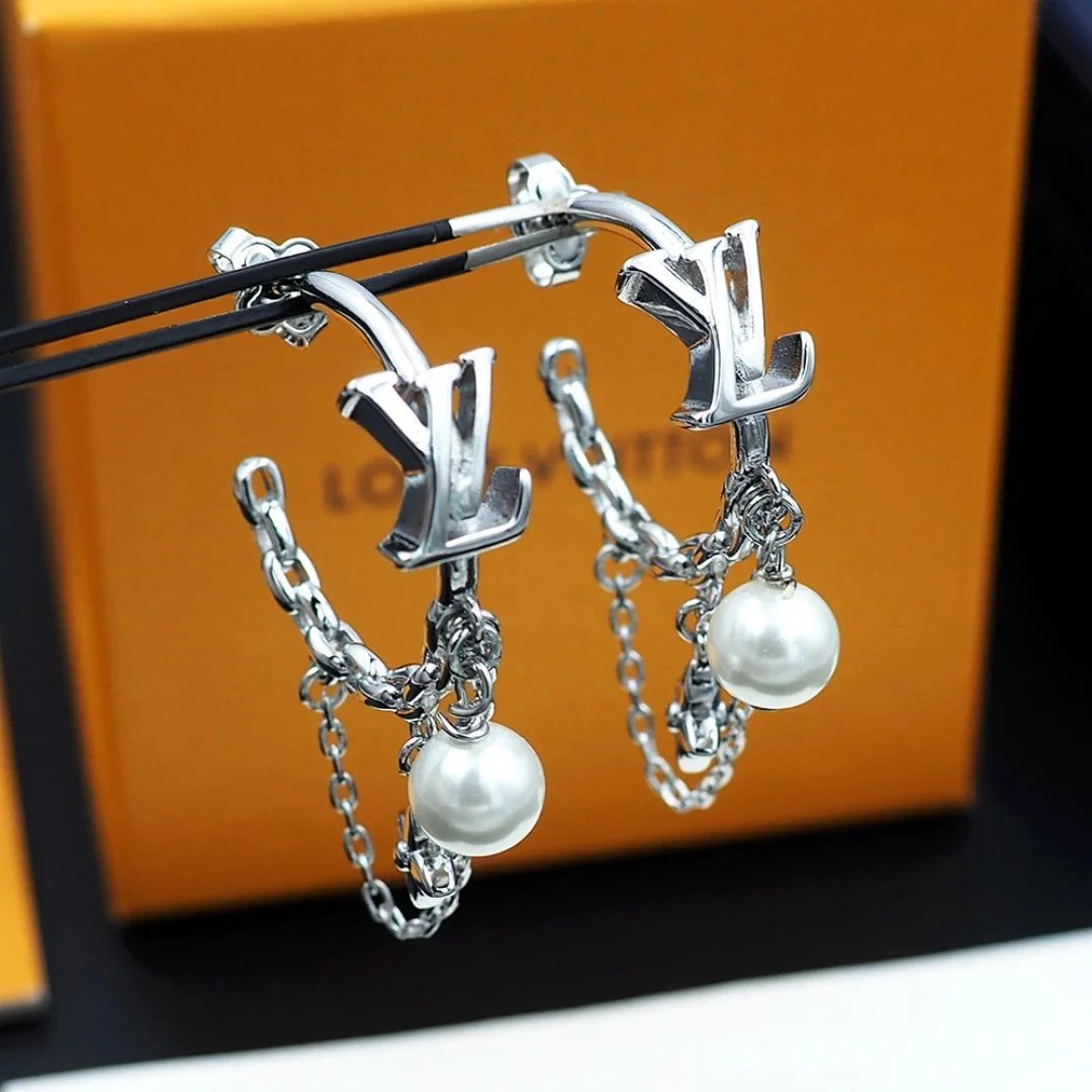 Louis Vuitton LV Chain Pearl Earrings