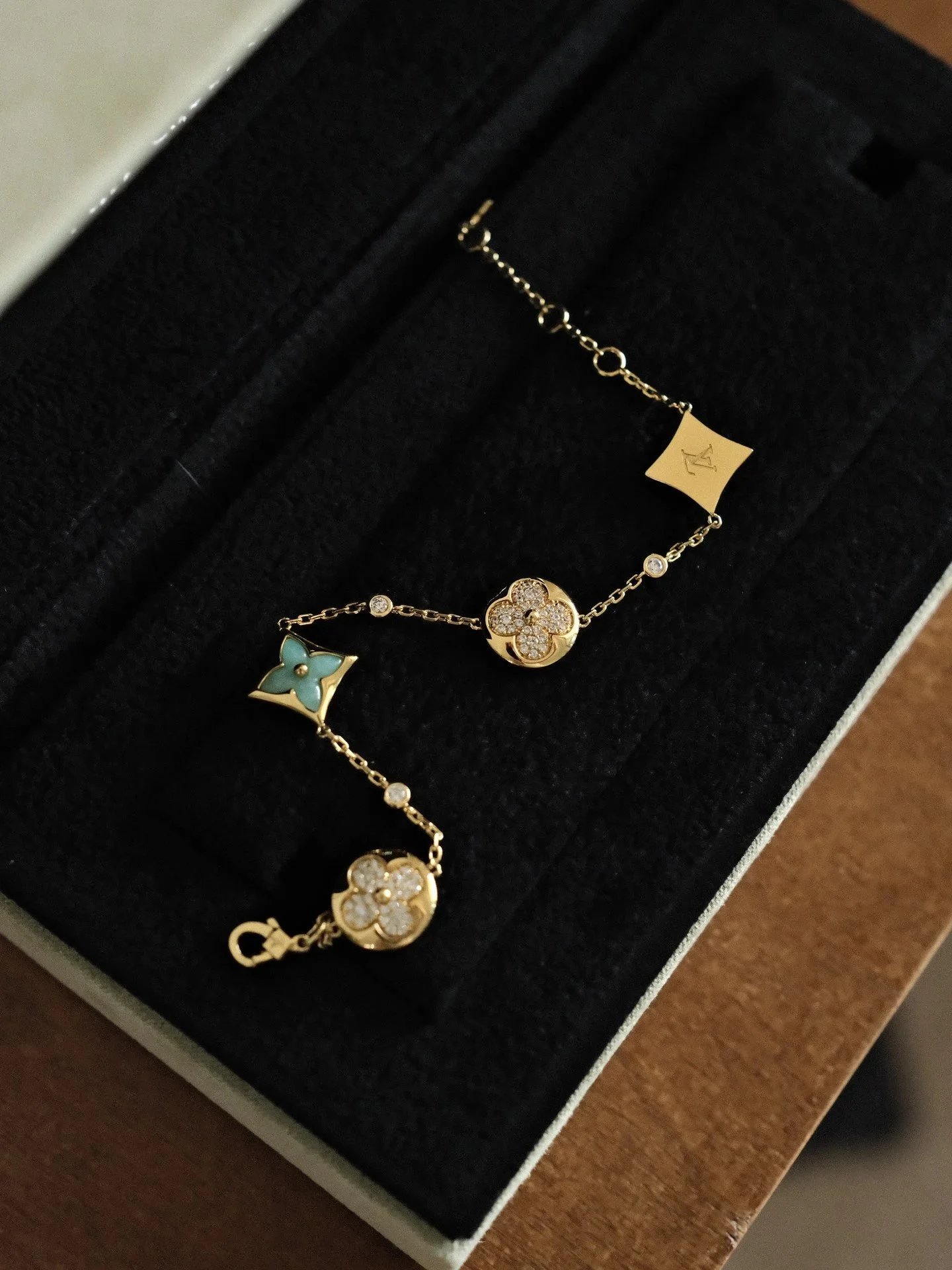 Louis Vuitton LV Amazonite Diamond Four Flower