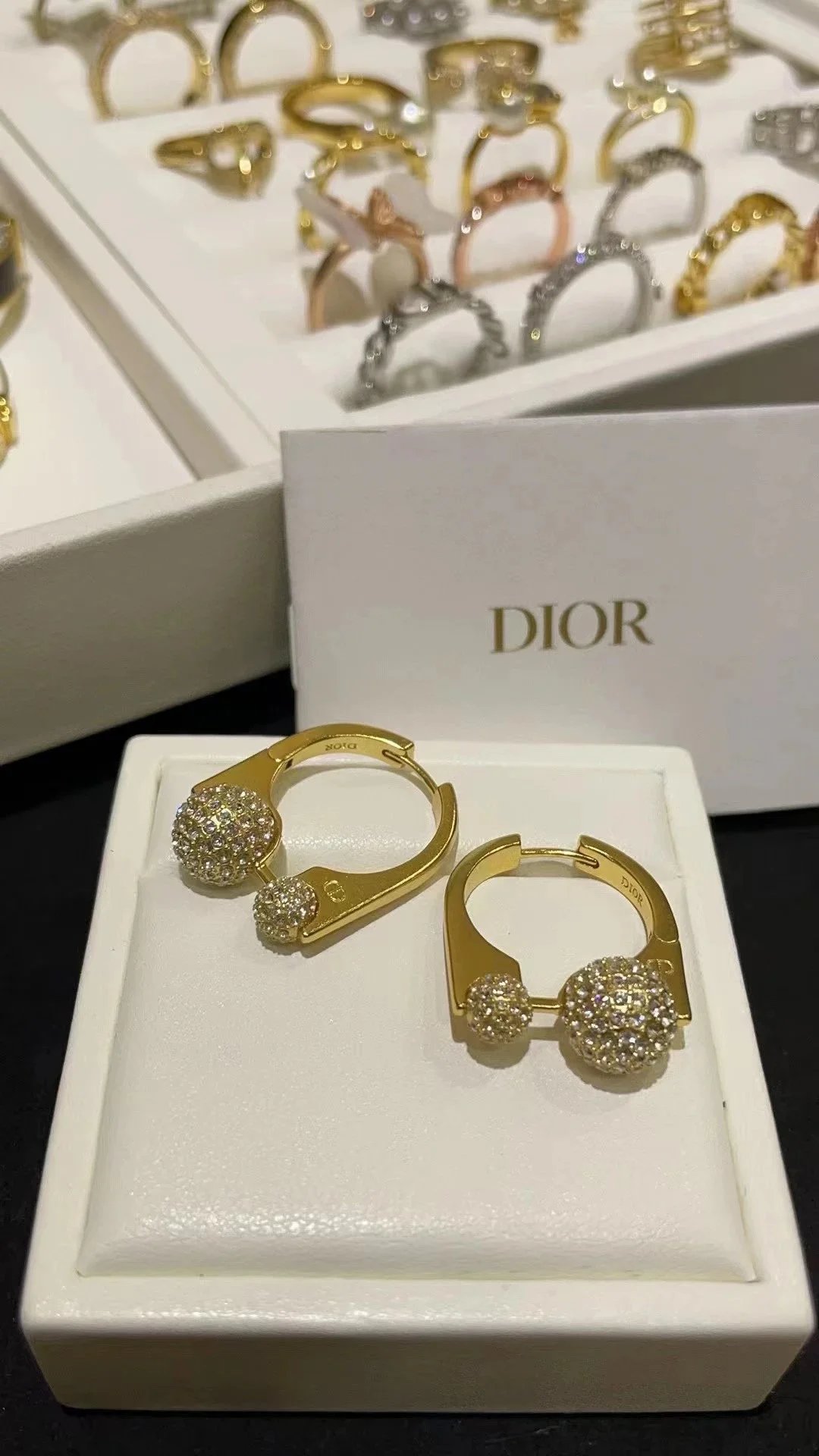 Dior