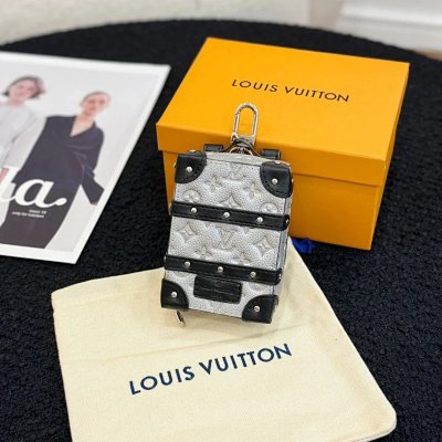 Louis Vuitton Petite Malle Key Holder