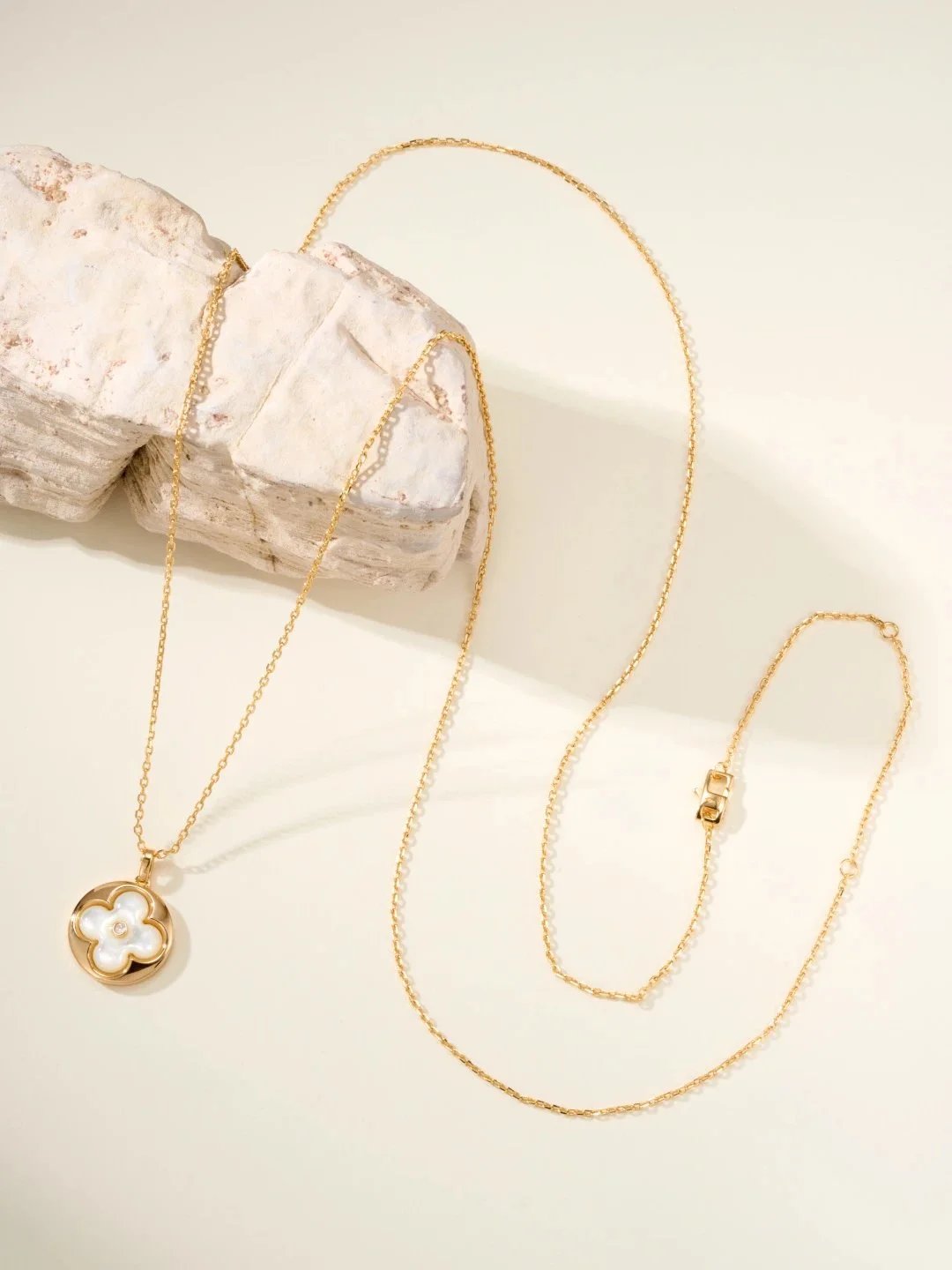Louis Vuitton Monogram Flower Pendant Necklace Red Gold Jewelry - 7
