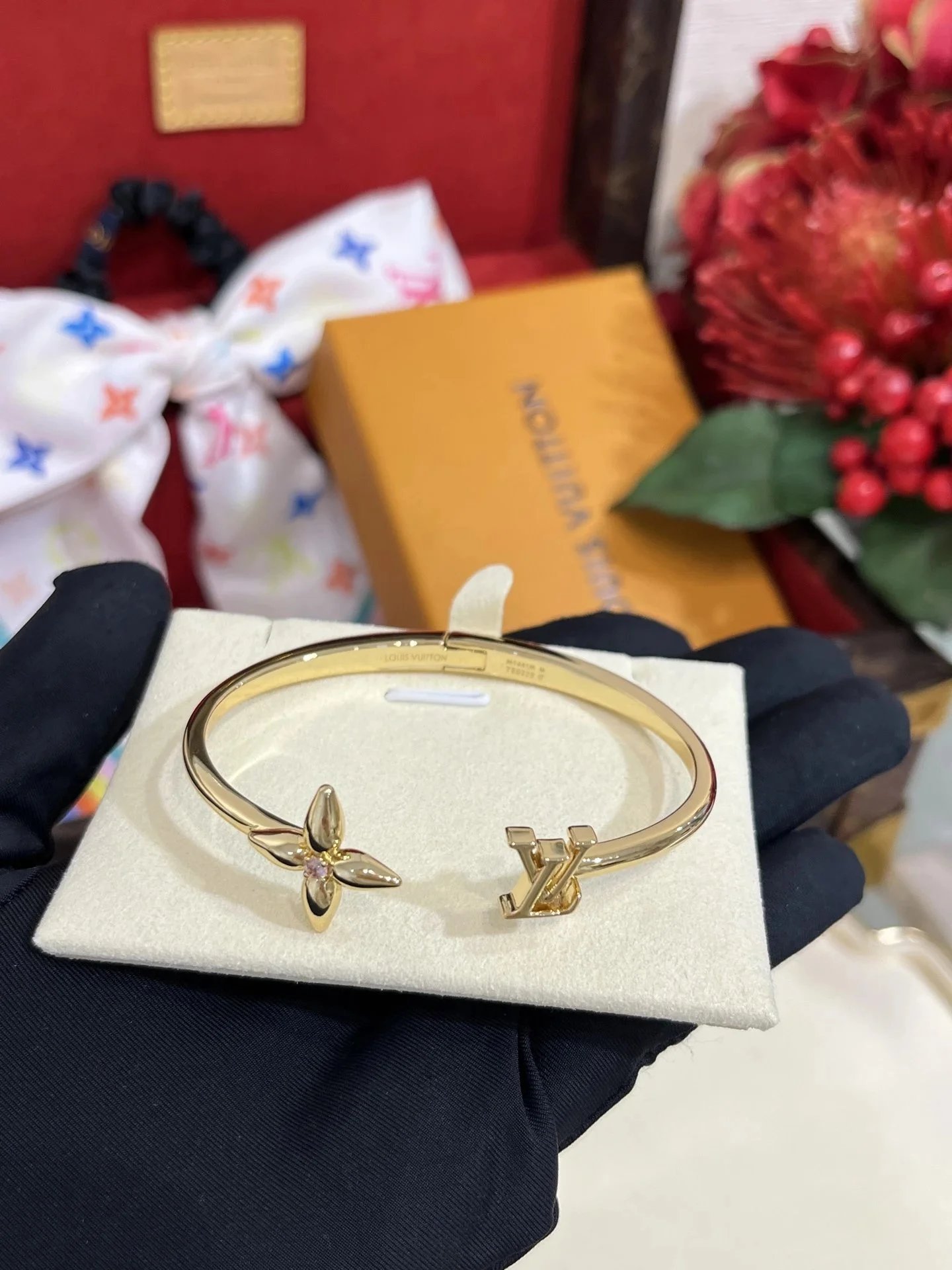 Louis Vuitton Monogram Flower Bangle Gold Bracelet Jewelry - 3