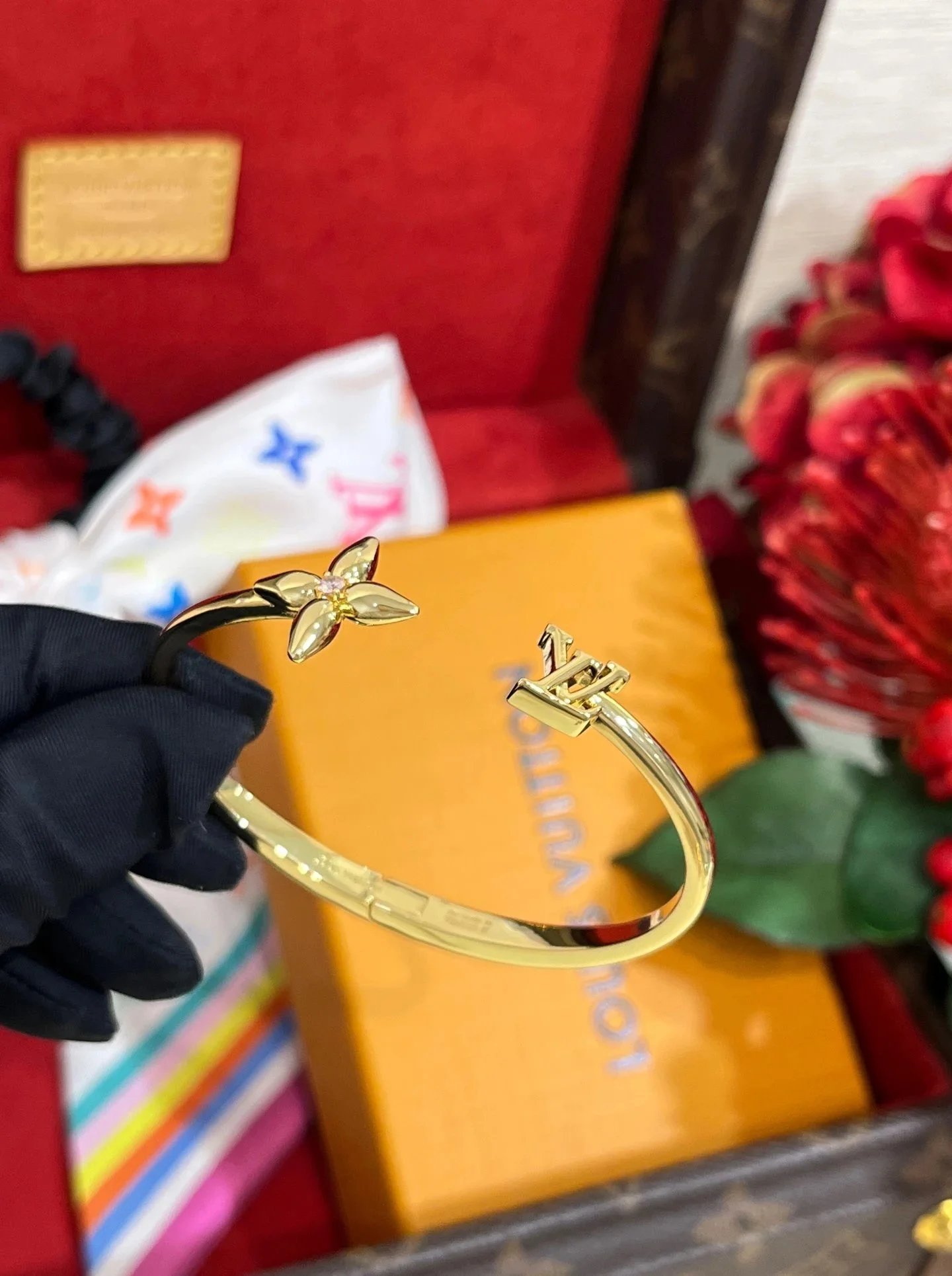 Louis Vuitton Monogram Flower Bangle Gold Bracelet Jewelry - 2