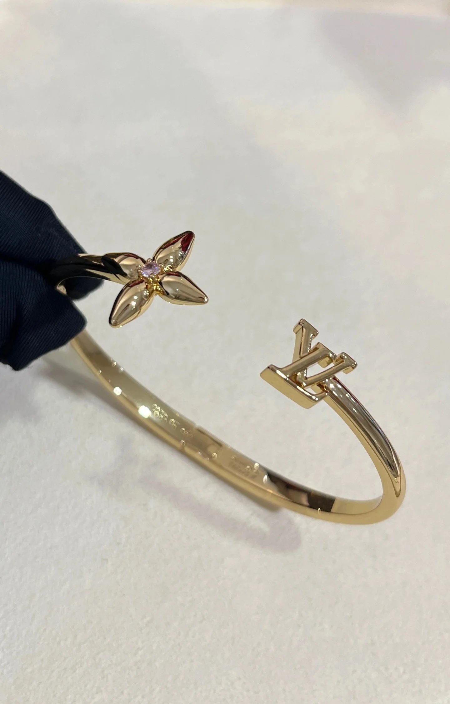 Louis Vuitton Monogram Flower Bangle Gold Bracelet Jewelry - 4