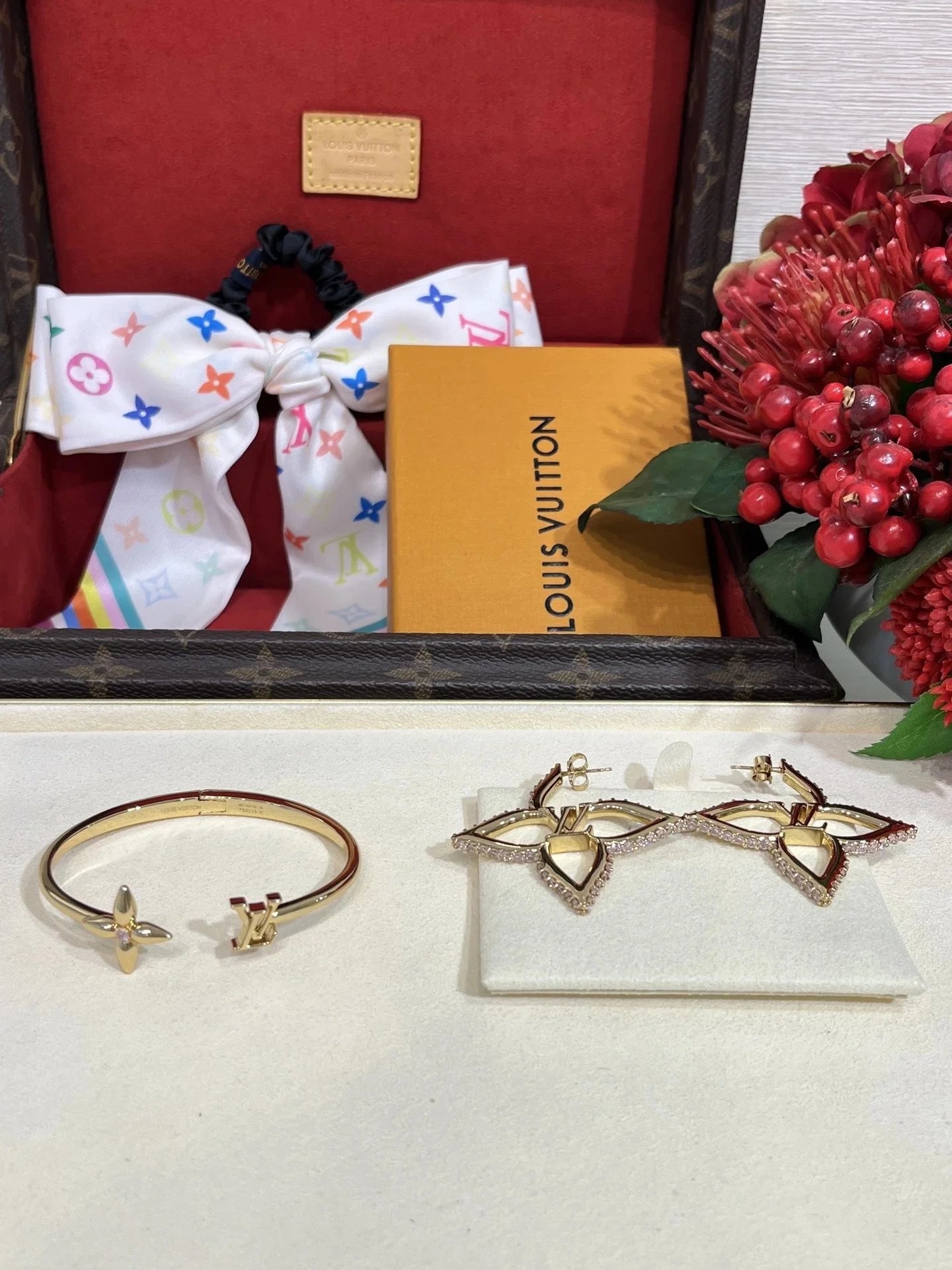 Louis Vuitton Monogram Flower Bangle Gold Bracelet Jewelry - 7