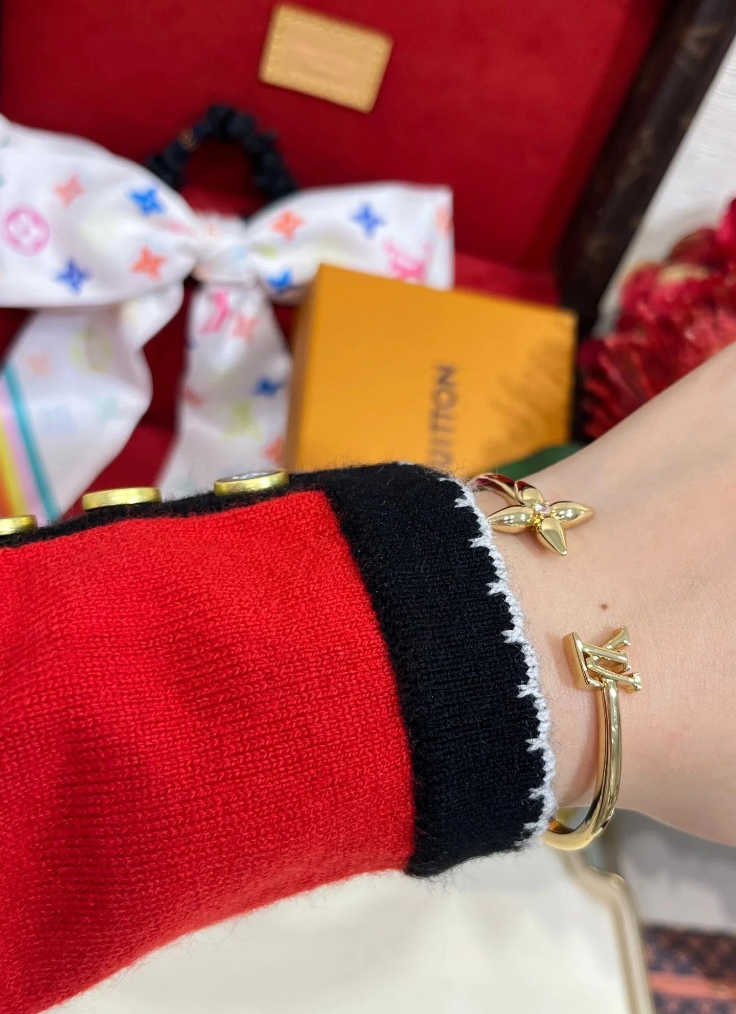 Louis Vuitton Monogram Flower Bangle Gold Bracelet Jewelry - 8
