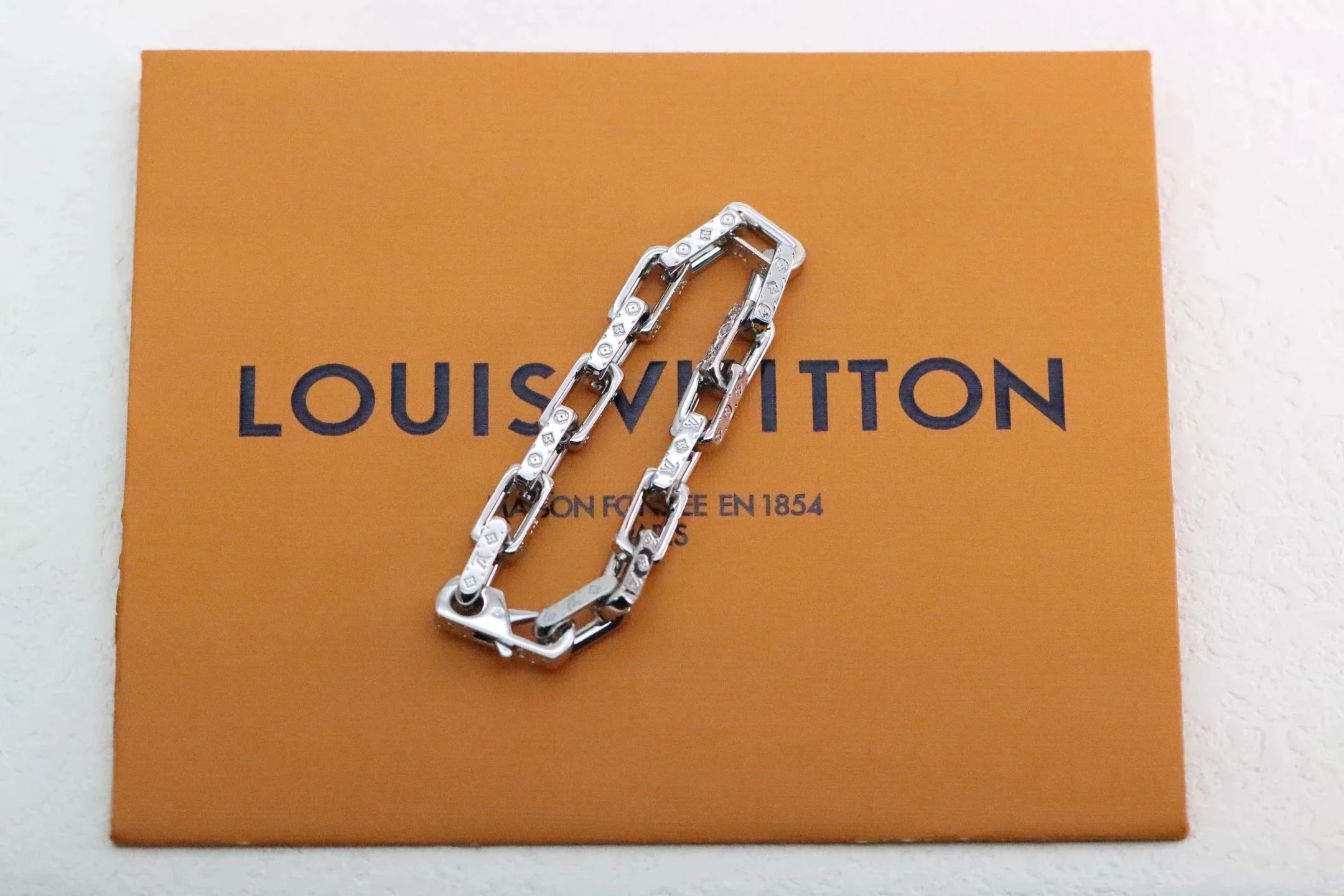 Louis Vuitton Structured Bracelet - 006856