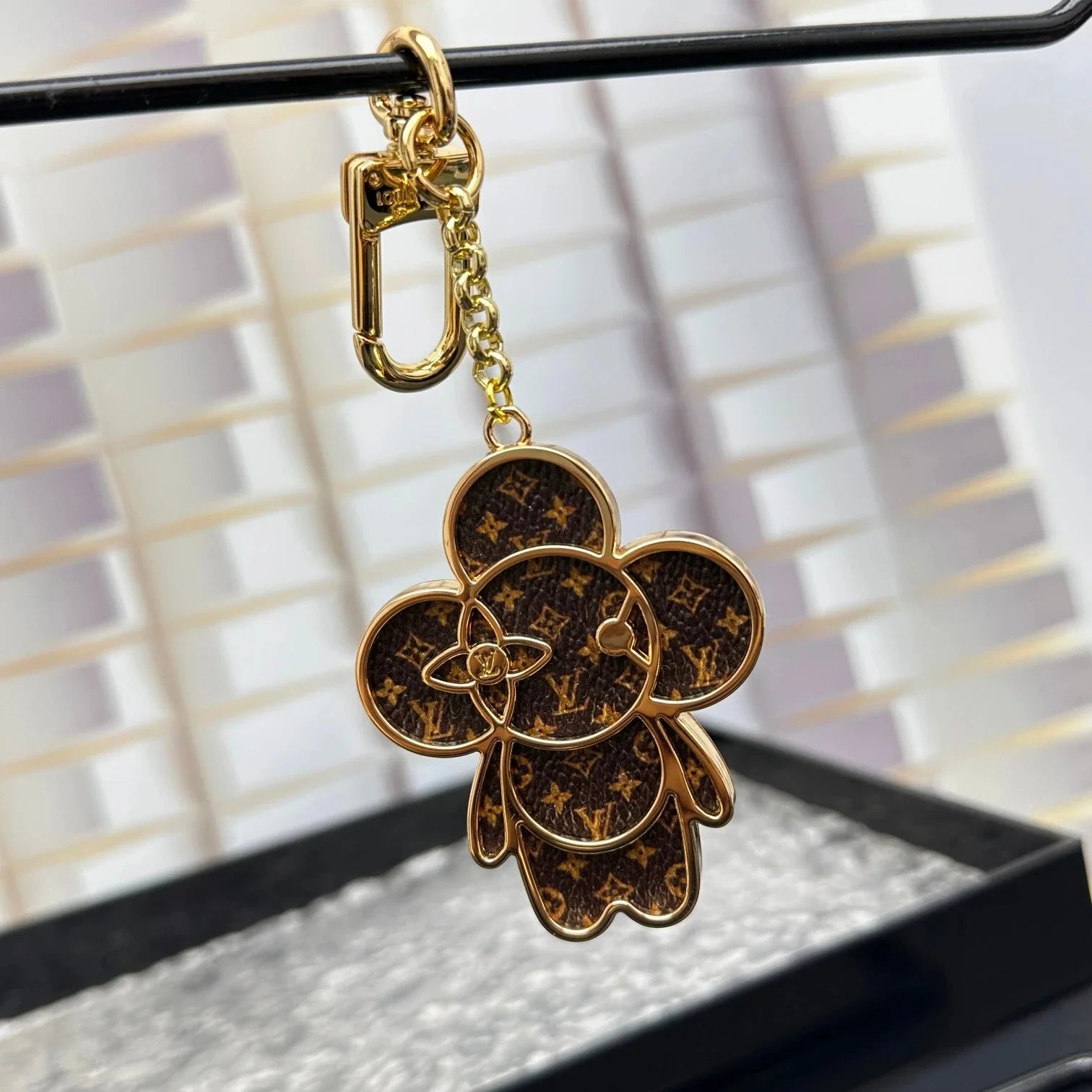 Modern Fashion Keychain - 006717