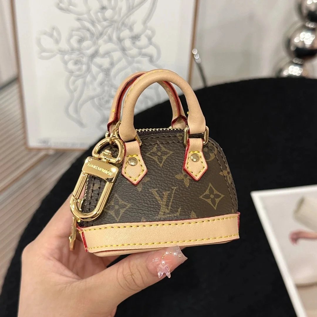 Louis Vuitton Canvas Shoulder Bag - 006515