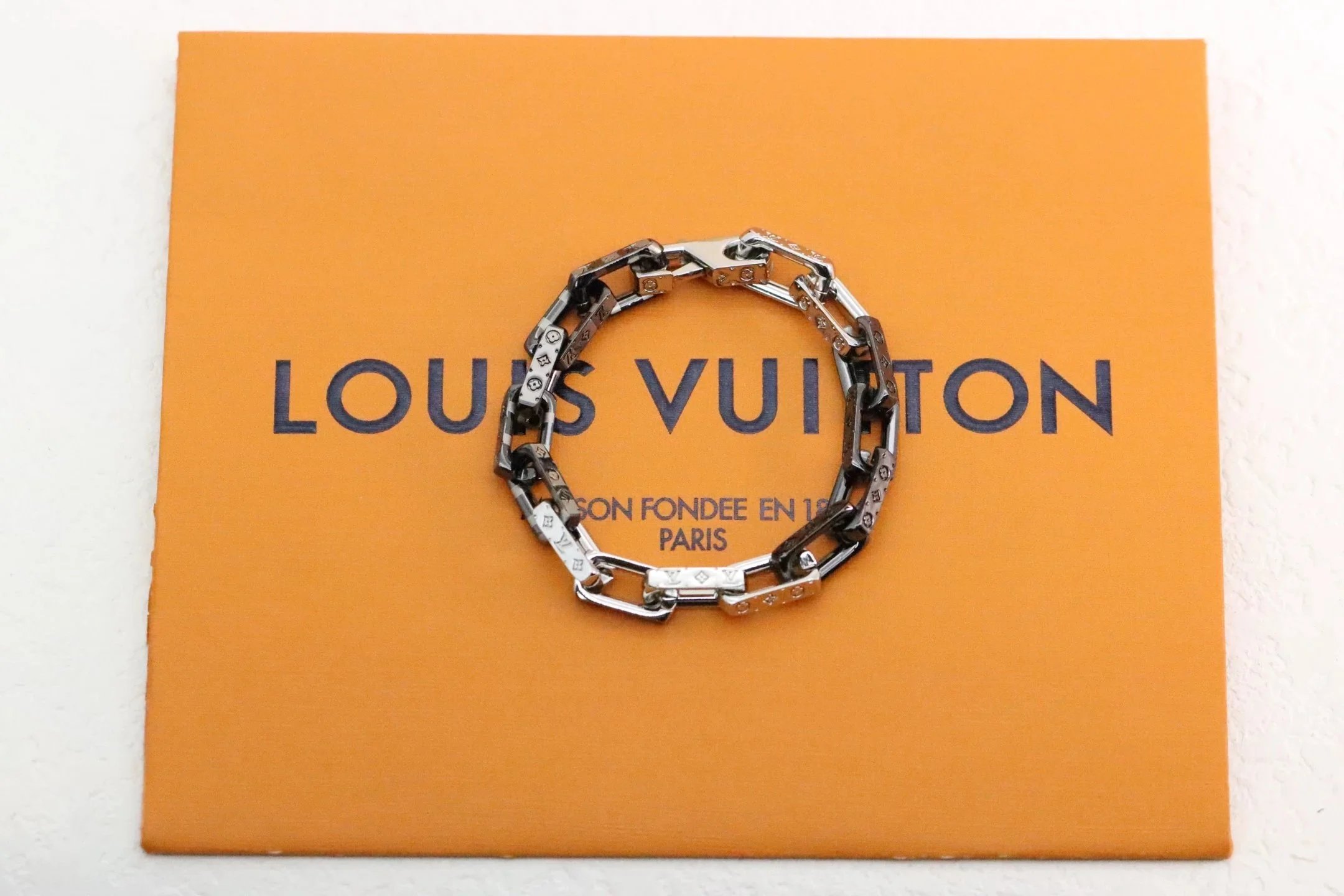 Pearl Soft Fashion Bracelet - 006864