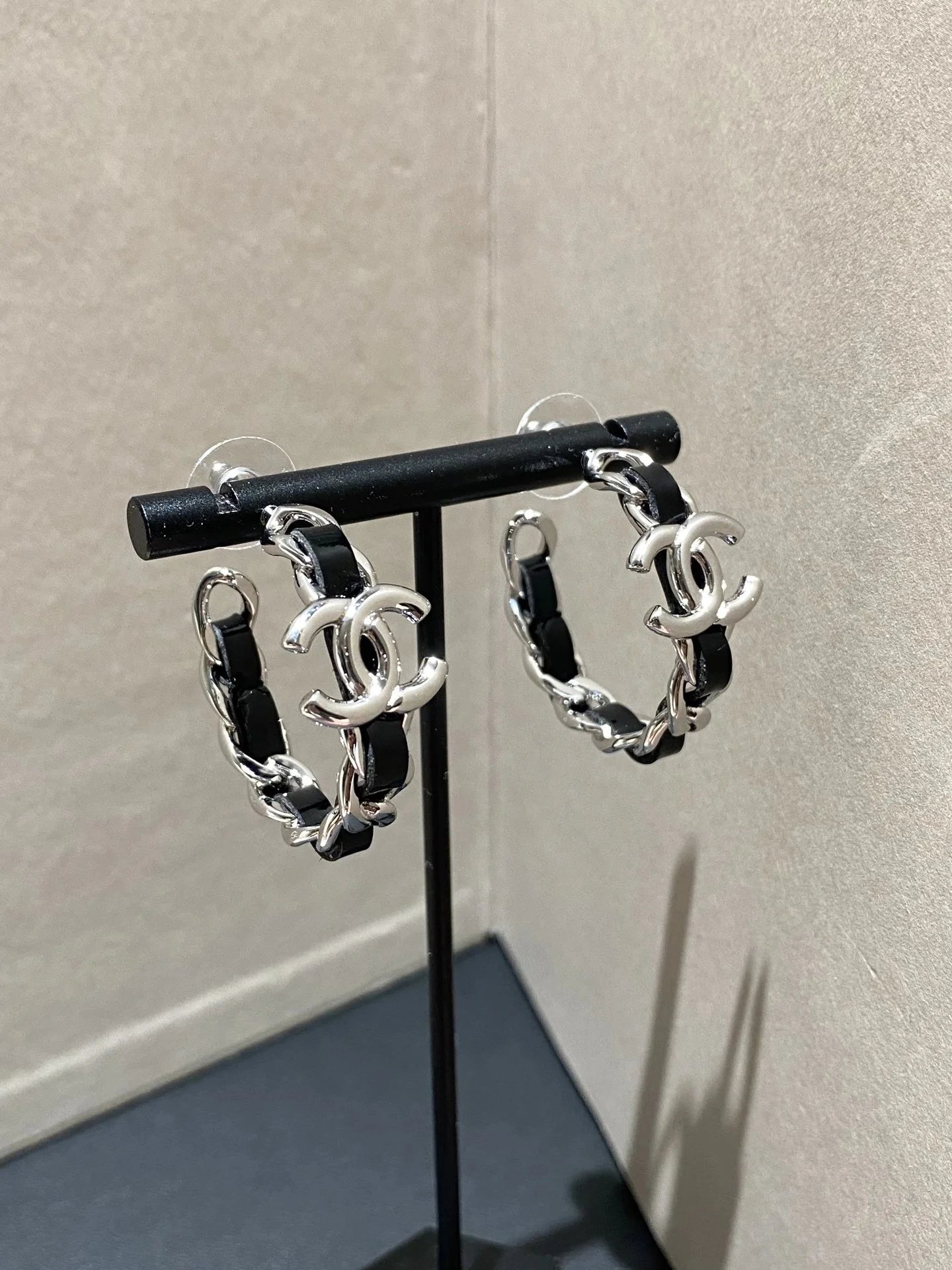 Chanel CC Logo Leather Interwoven Chain Hoop Earrings - 007612