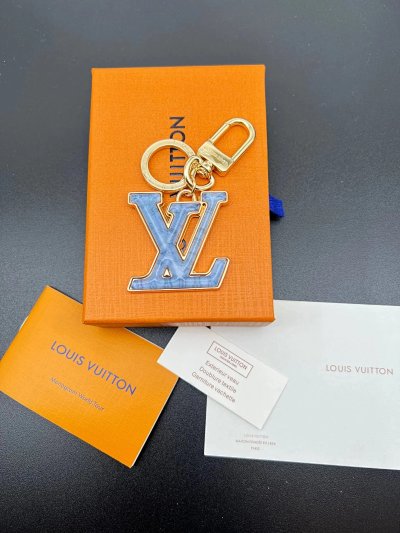 Louis Vuitton Monogram World Tour LV Keyholder