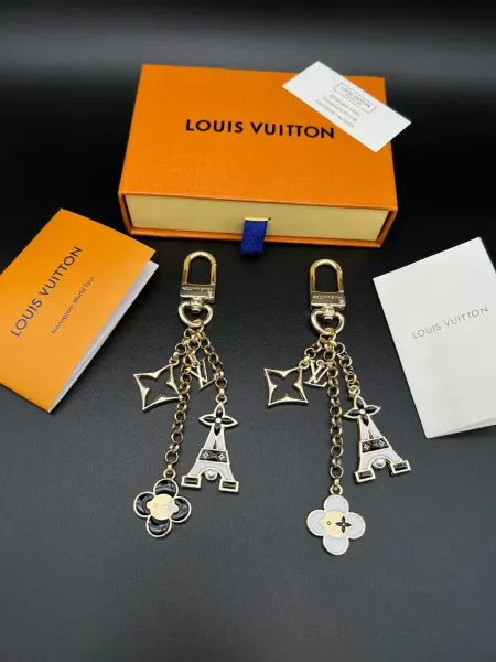 Louis Vuitton Eiffel Tower & Flower Charm Keychain Silver Jewelry - 4