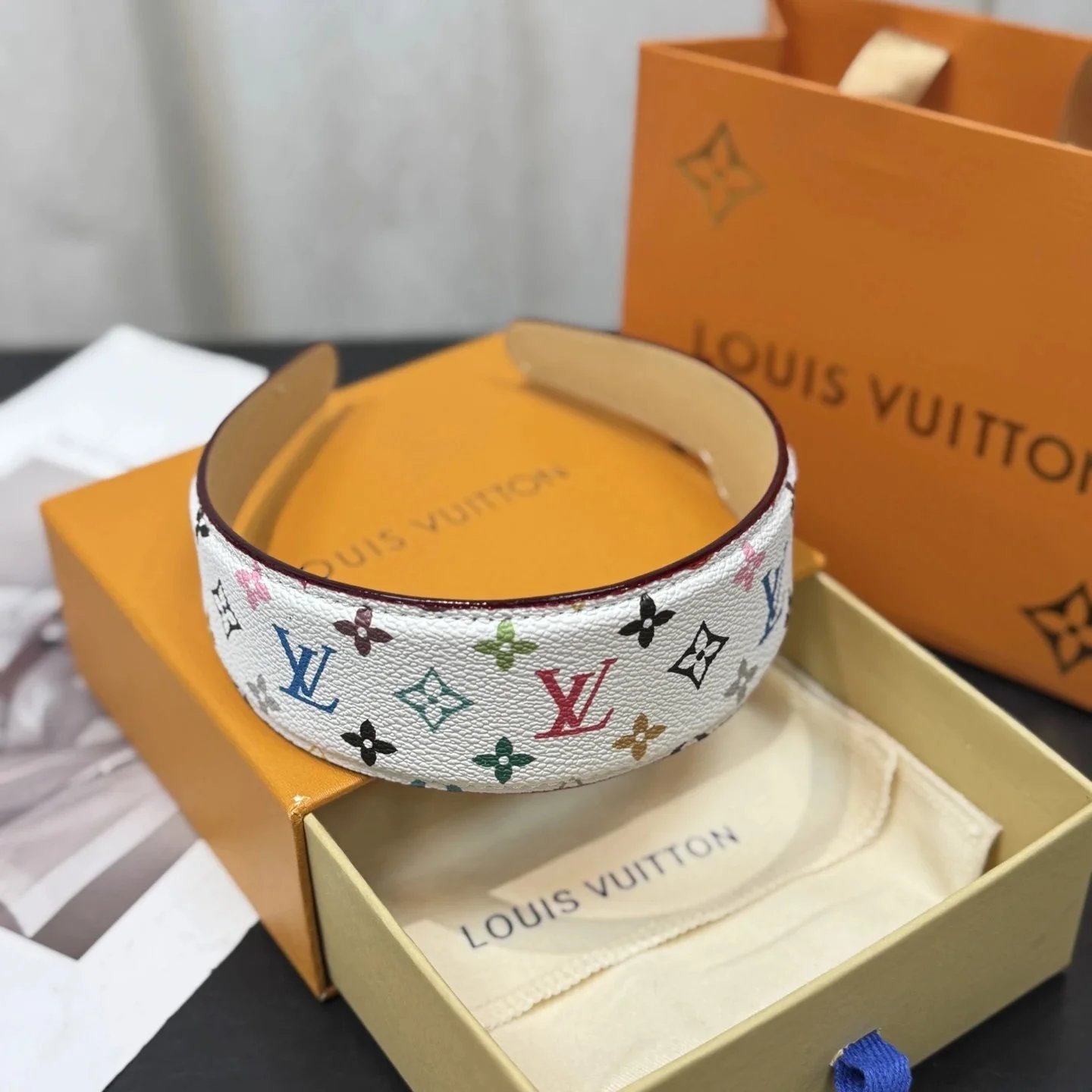 Louis Vuitton Logo Hair Clip - 006806