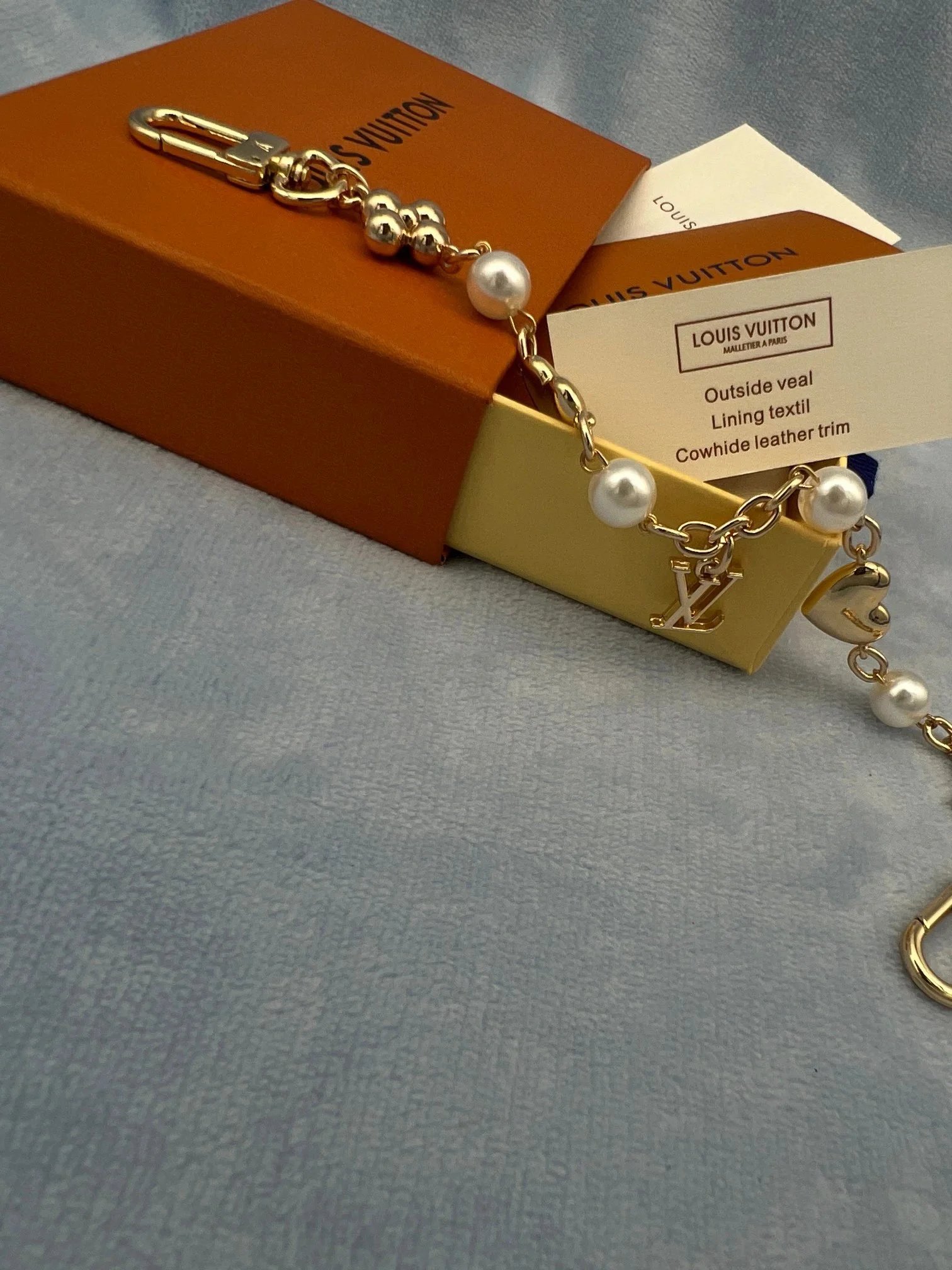 Louis Vuitton Pearl & Heart Charm Chain Necklace Gold Jewelry - 7
