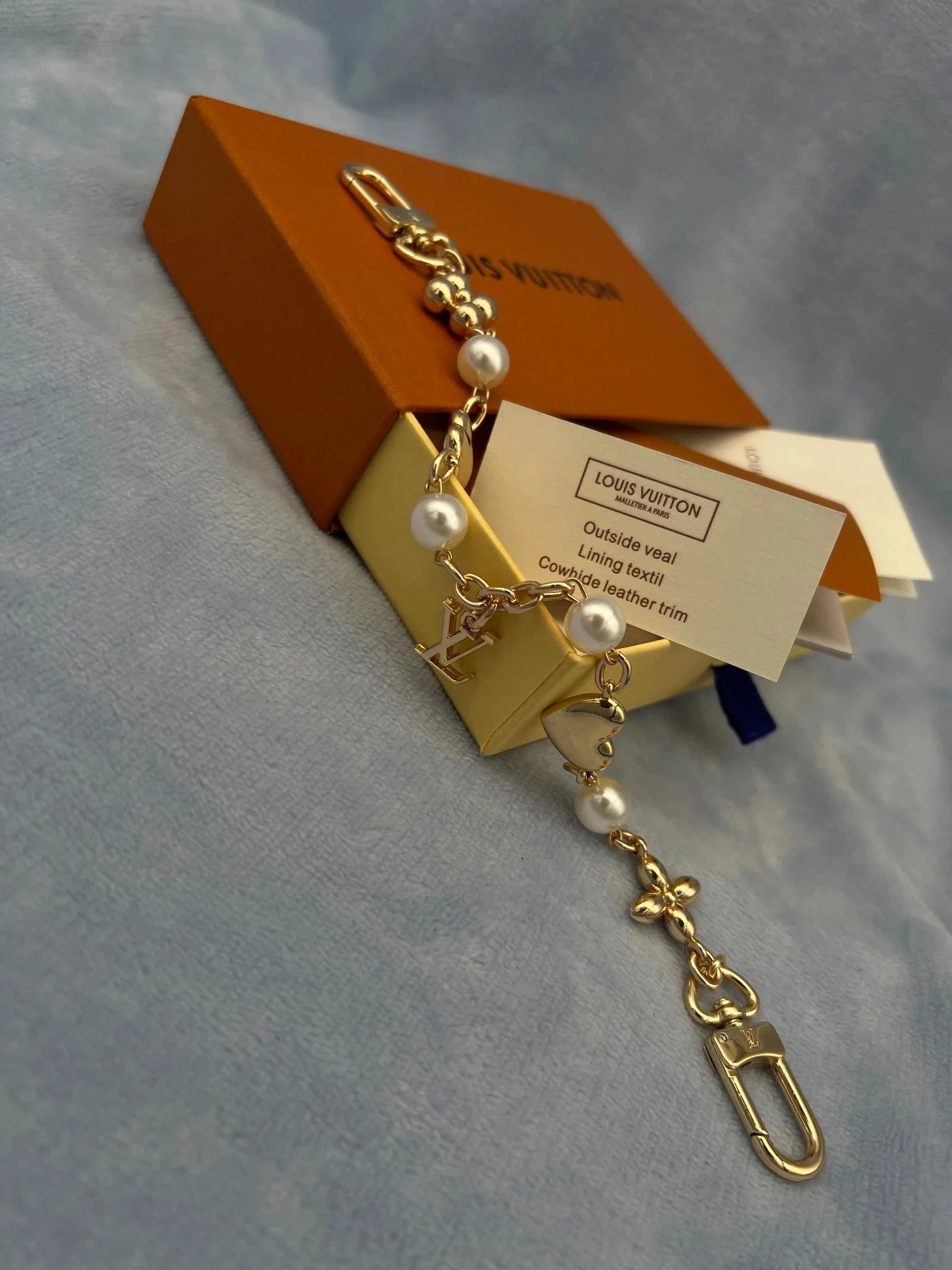 Louis Vuitton Pearl & Heart Charm Chain Necklace Gold Jewelry - 6