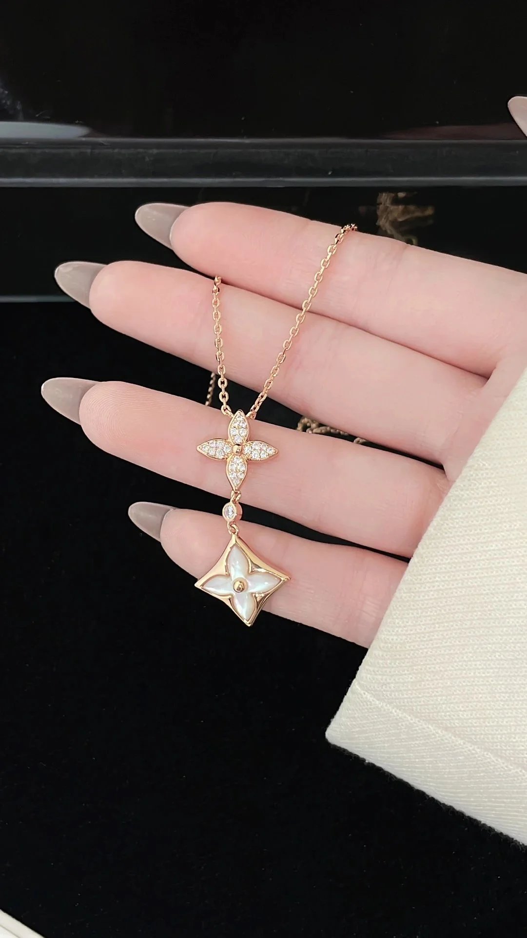 Louis Vuitton Pendant Necklace - 006529
