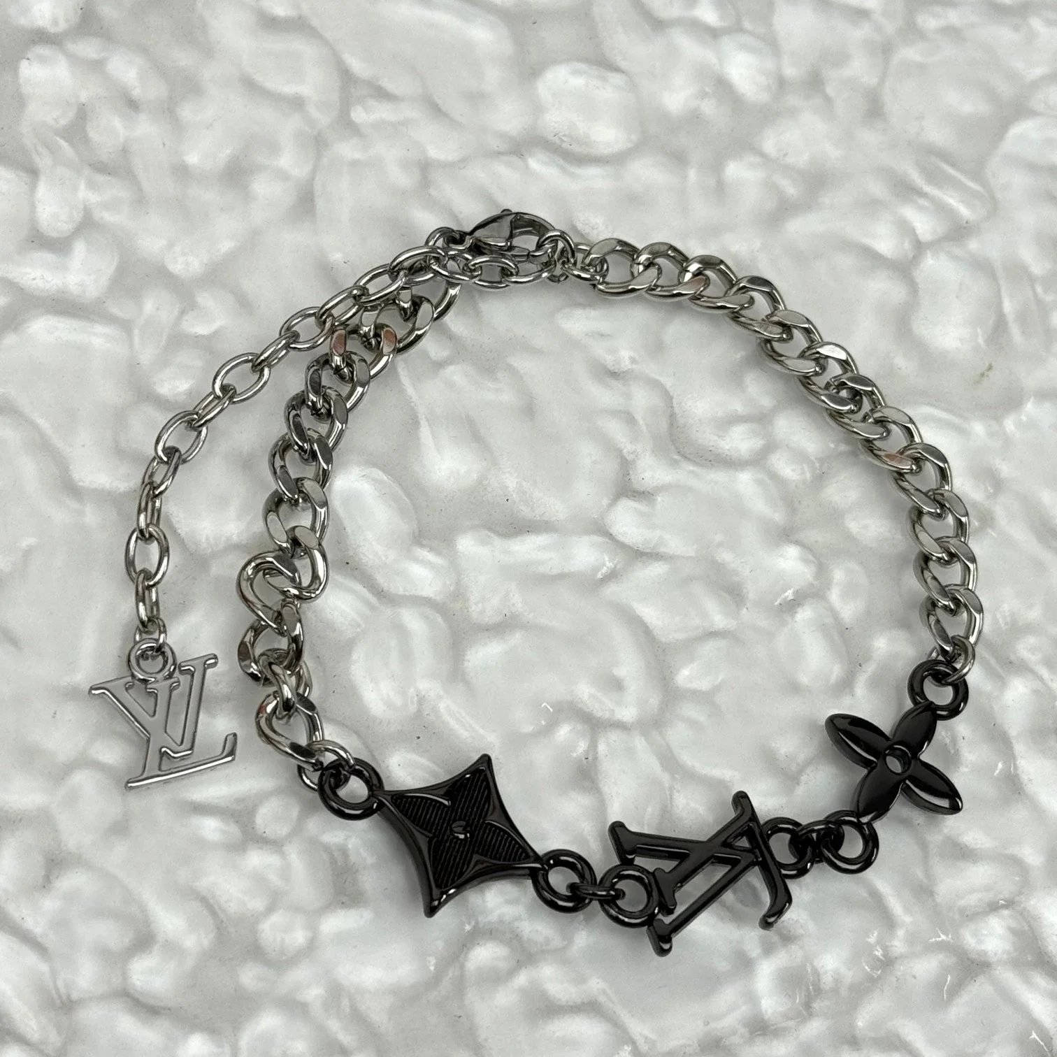 Louis Vuitton Logo Bracelet - 006516