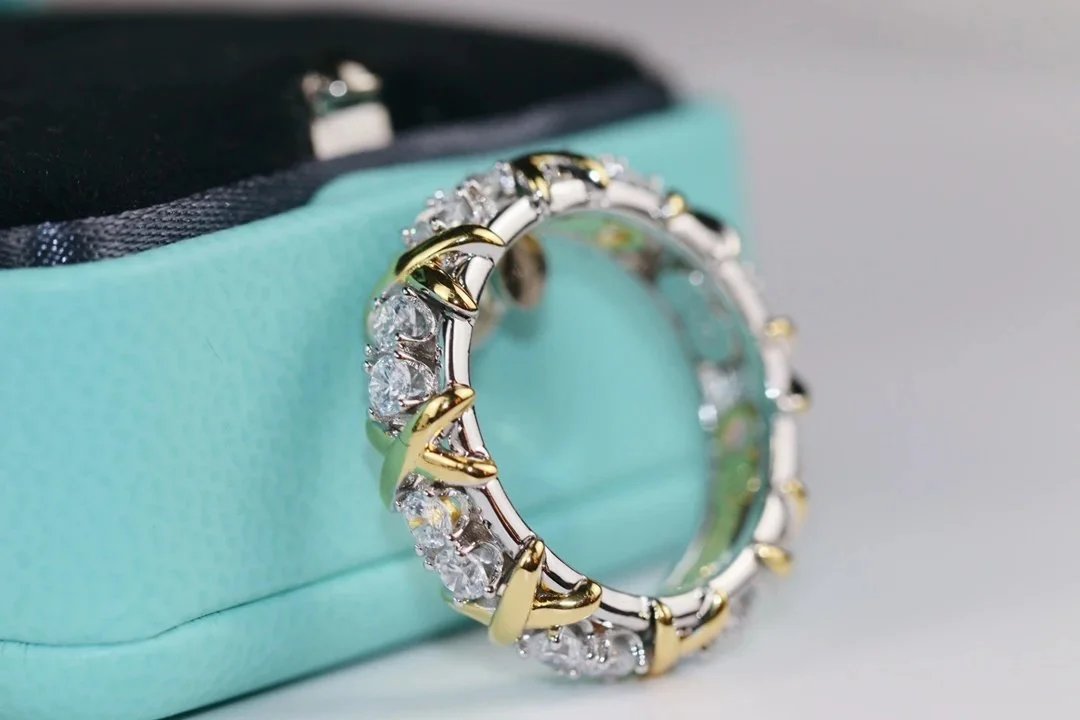 Cross Textured Fashion Ring - 006781