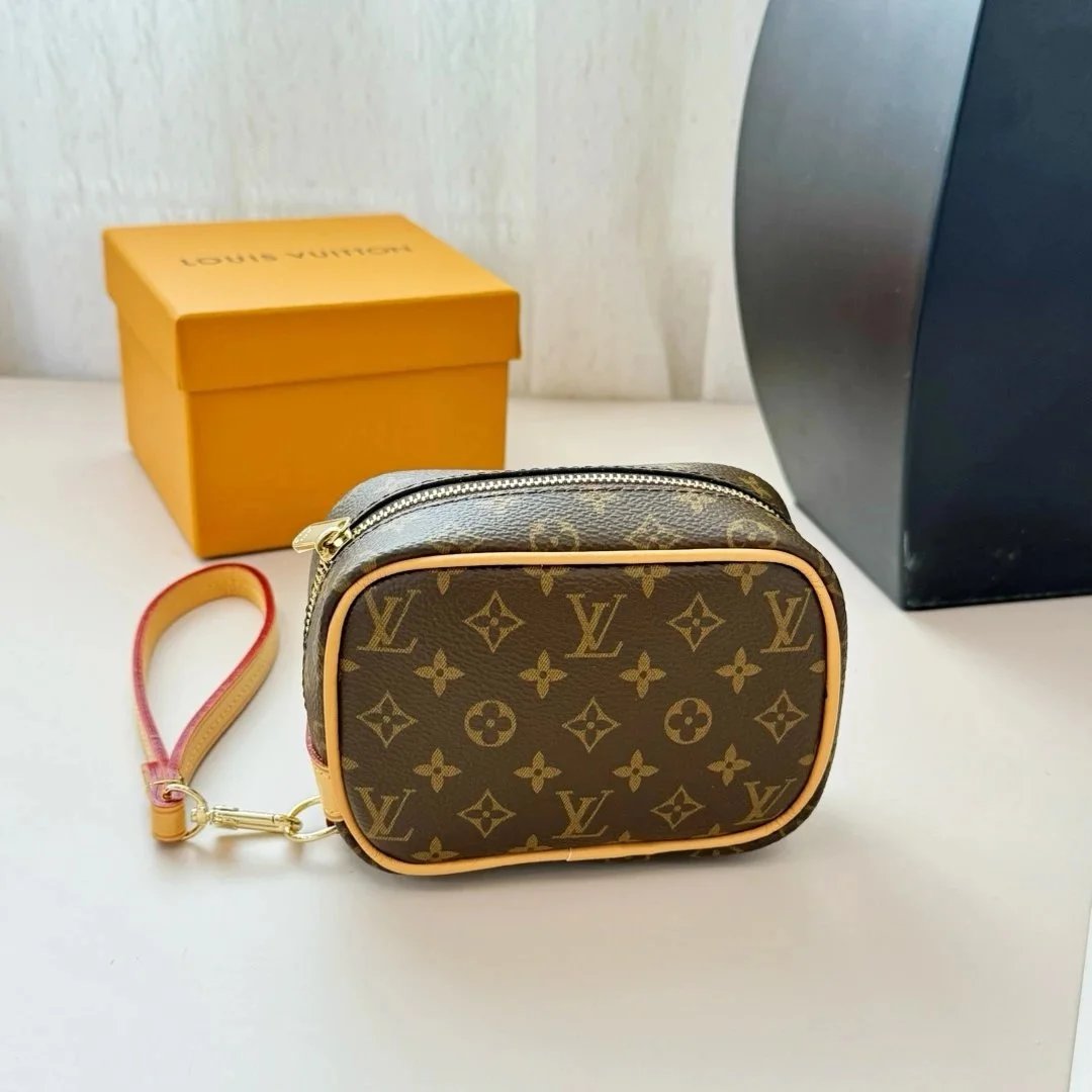 Louis Vuitton Woven Shoulder Bag - 006541
