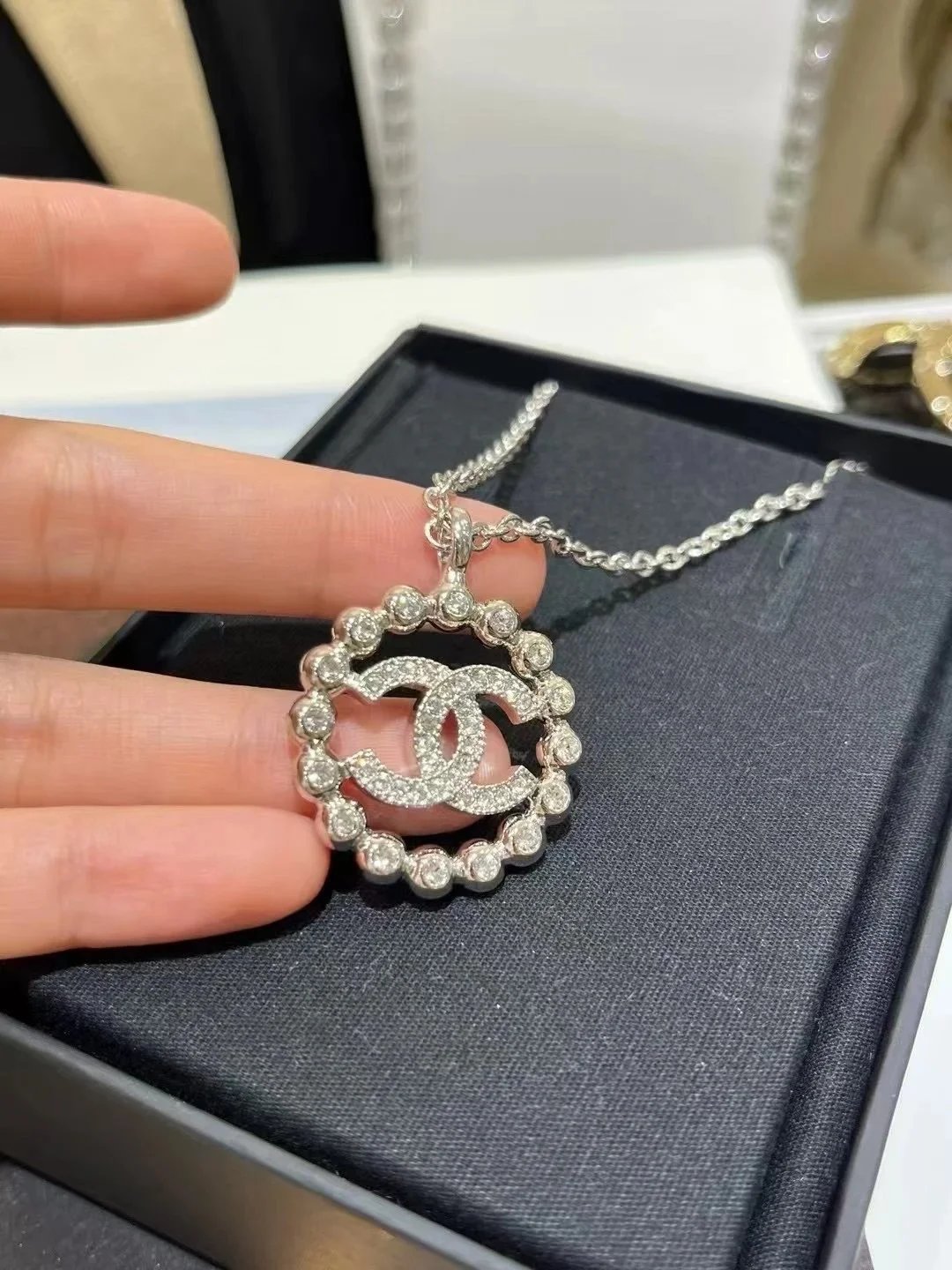 Crystal Clean Fashion Necklace - 006803