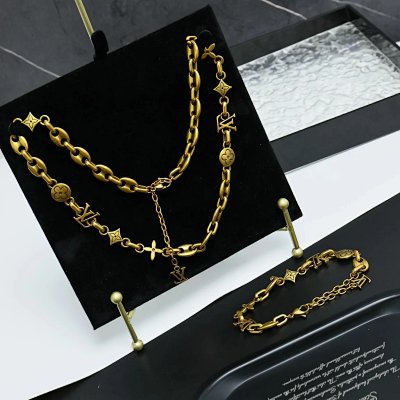 Louis Vuitton LV Chain Necklace & Bracelet Set