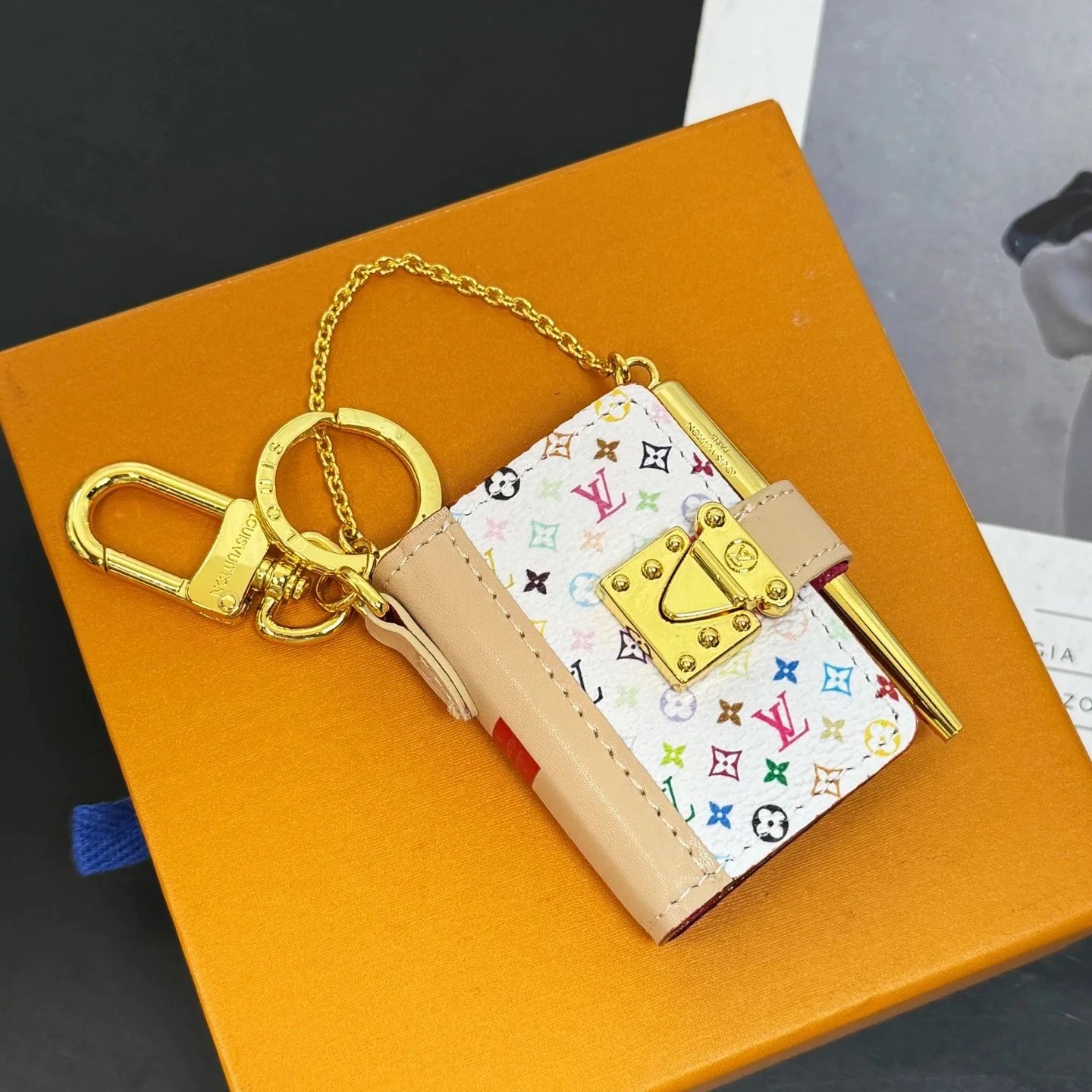 Louis Vuitton x Takashi Murakami Monogram Multicolore Mini Notebook Key Holder and Bag Charm Collection - 007585