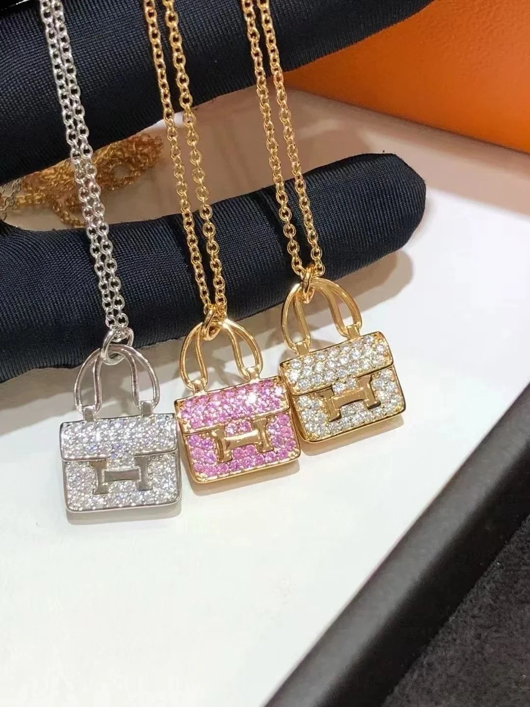 Hermès Mini Kelly Bag Pendant Necklace Silver Pave Diamond Necklace Jewelry - 5
