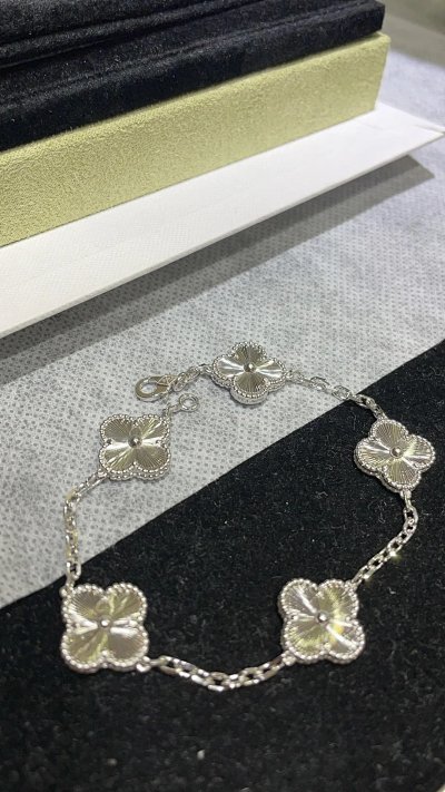 Van Cleef & Arpels Alhambra Bracelet