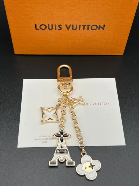 Louis Vuitton Eiffel Tower & Flower Charm Keychain Silver Jewelry - 5
