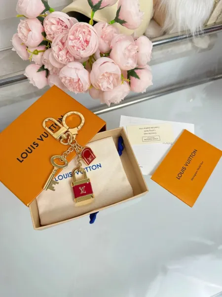 Louis Vuitton Lock & Key Charm Red Gold Accessories - 2
