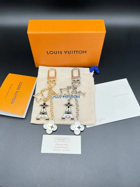 Louis Vuitton Eiffel Tower & Flower Charm Keychain Silver Jewelry - 2