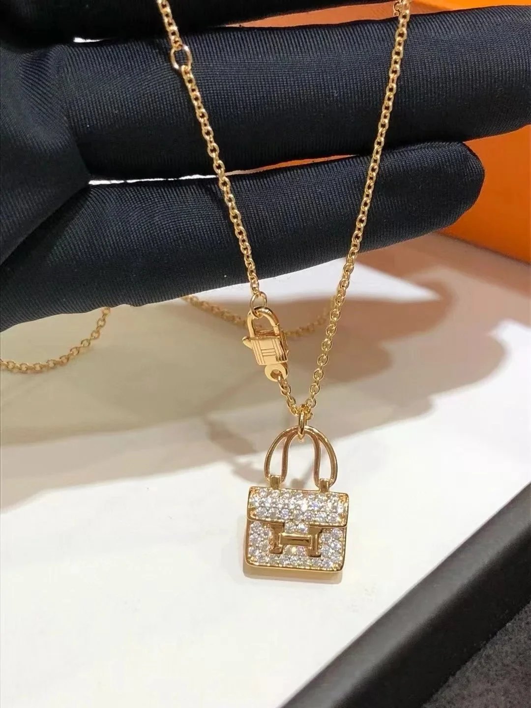 Hermès Mini Kelly Bag Pendant Necklace Silver Pave Diamond Necklace Jewelry - 7