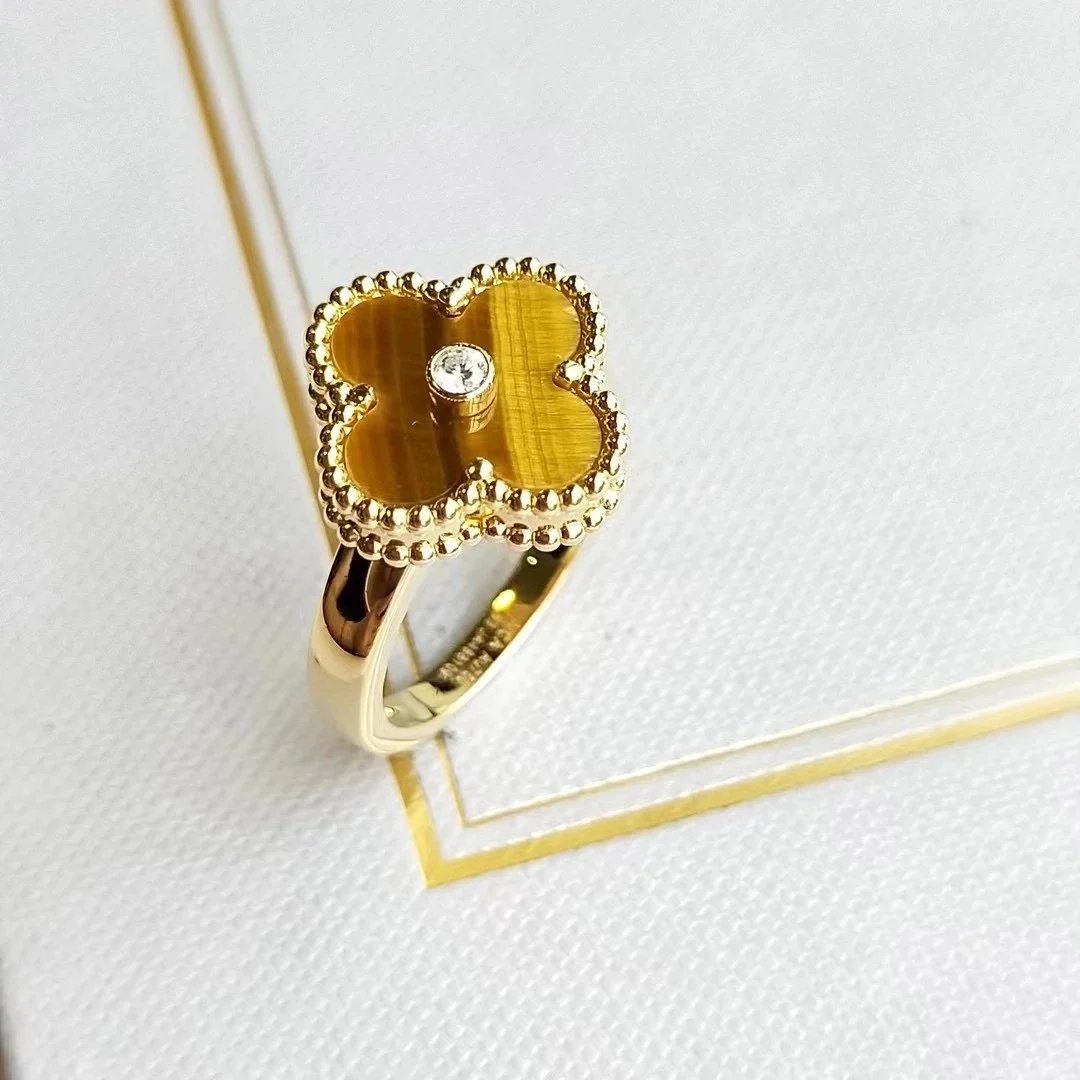 Van Cleef & Arpels Classic Alhambra Ring