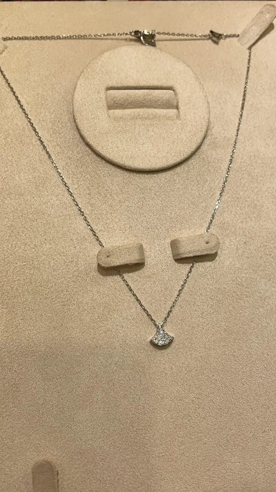 Bvlgari Divas' Dream Pendant Necklace